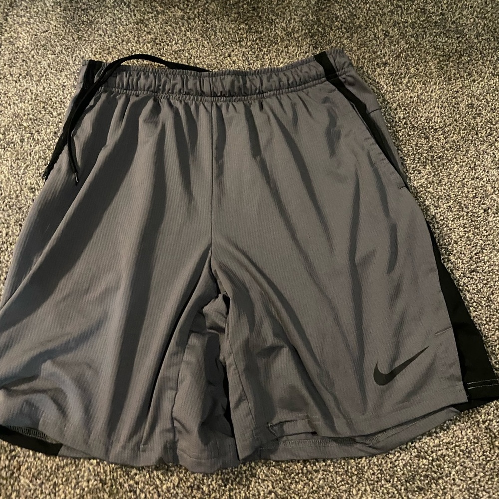 Medium mens nike shorts